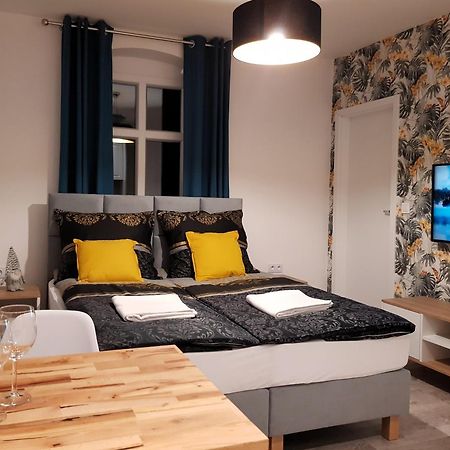 Apartament Przy Placu Piastowskim 옐레니아구라 외부 사진