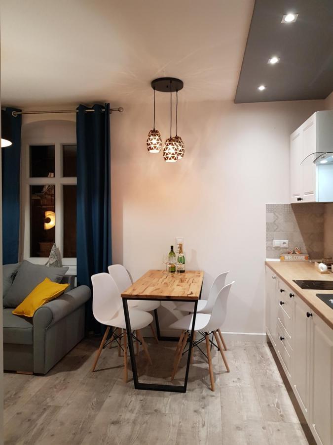 Apartament Przy Placu Piastowskim 옐레니아구라 외부 사진