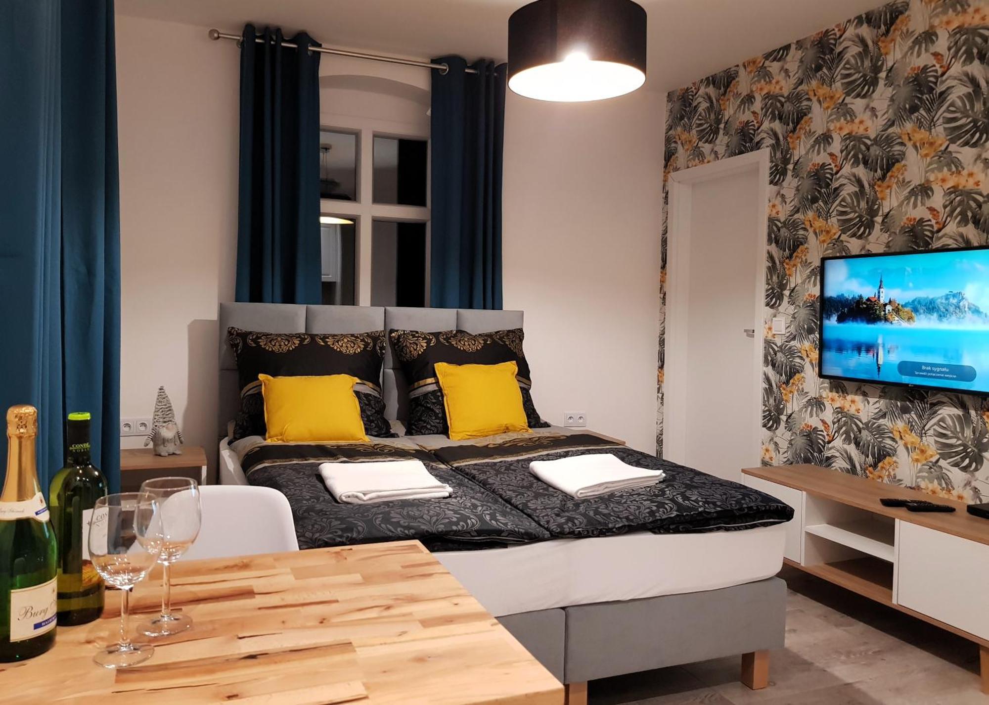 Apartament Przy Placu Piastowskim 옐레니아구라 외부 사진