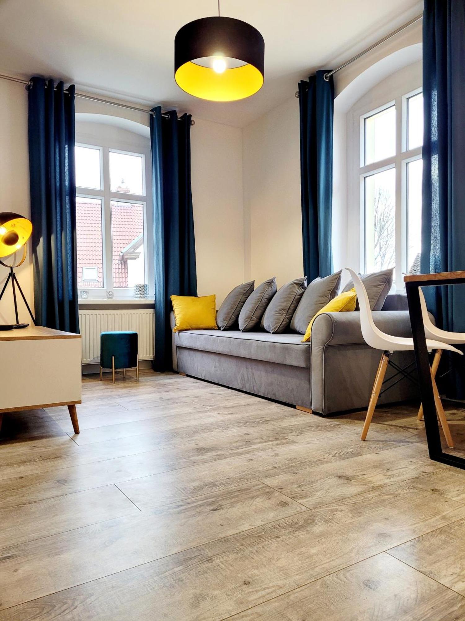 Apartament Przy Placu Piastowskim 옐레니아구라 외부 사진